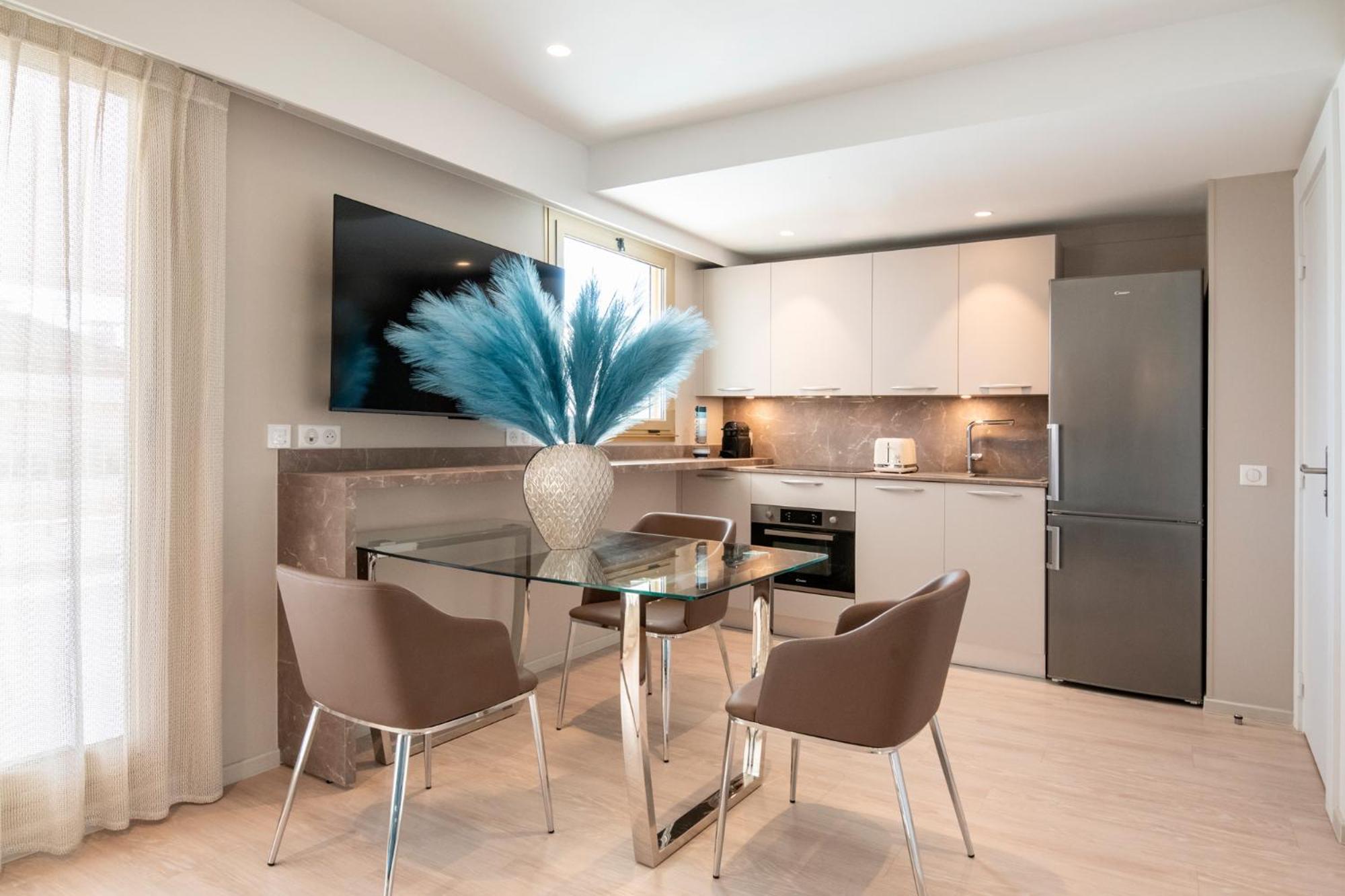 Residence Hoteliere Chambord Au Coeur De Menton - Entierement Renovee Luaran gambar