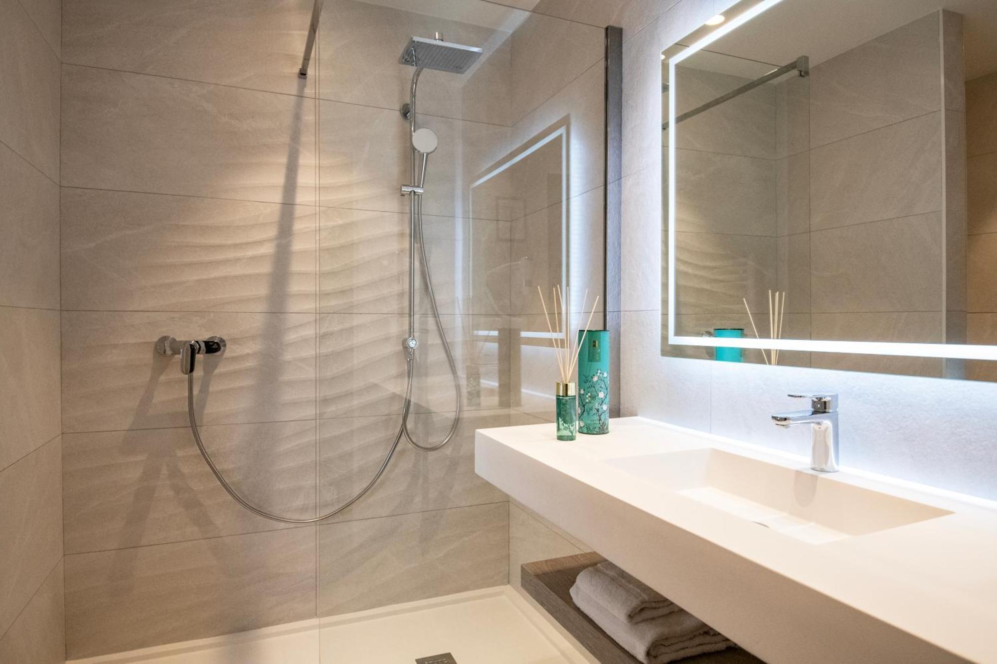 Residence Hoteliere Chambord Au Coeur De Menton - Entierement Renovee Luaran gambar